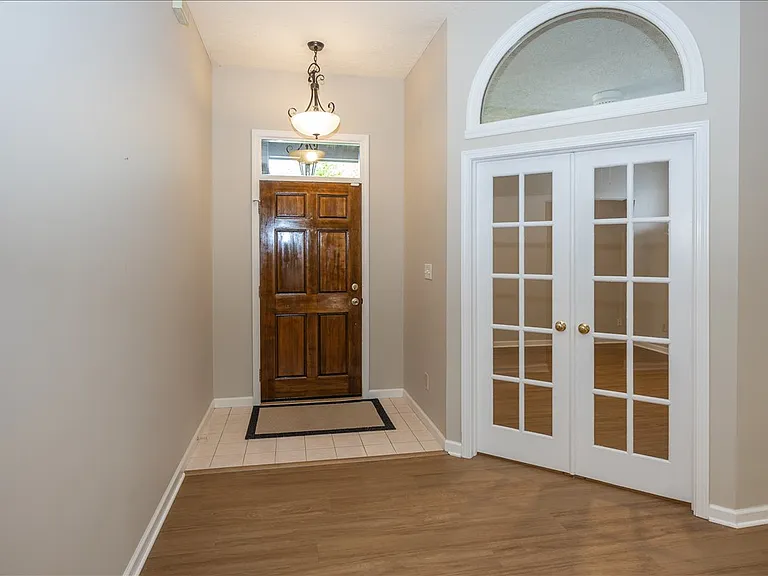 11179 Avery Row — Photo 3