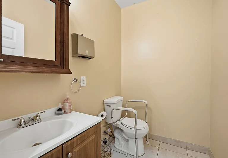 2101 Allendale Rd — Photo 7