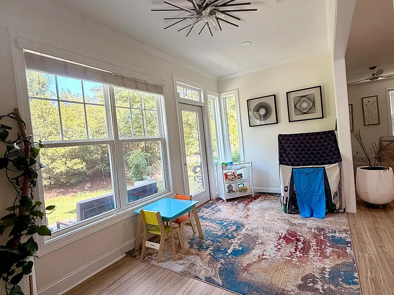 513 Rowanwood Way — Photo 9