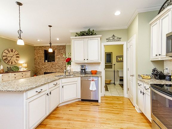 2nd image of 3332 Philistia Ct