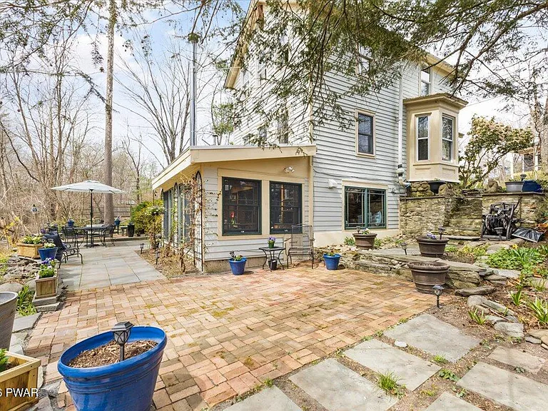 144 Sawkill Ave — Photo 35