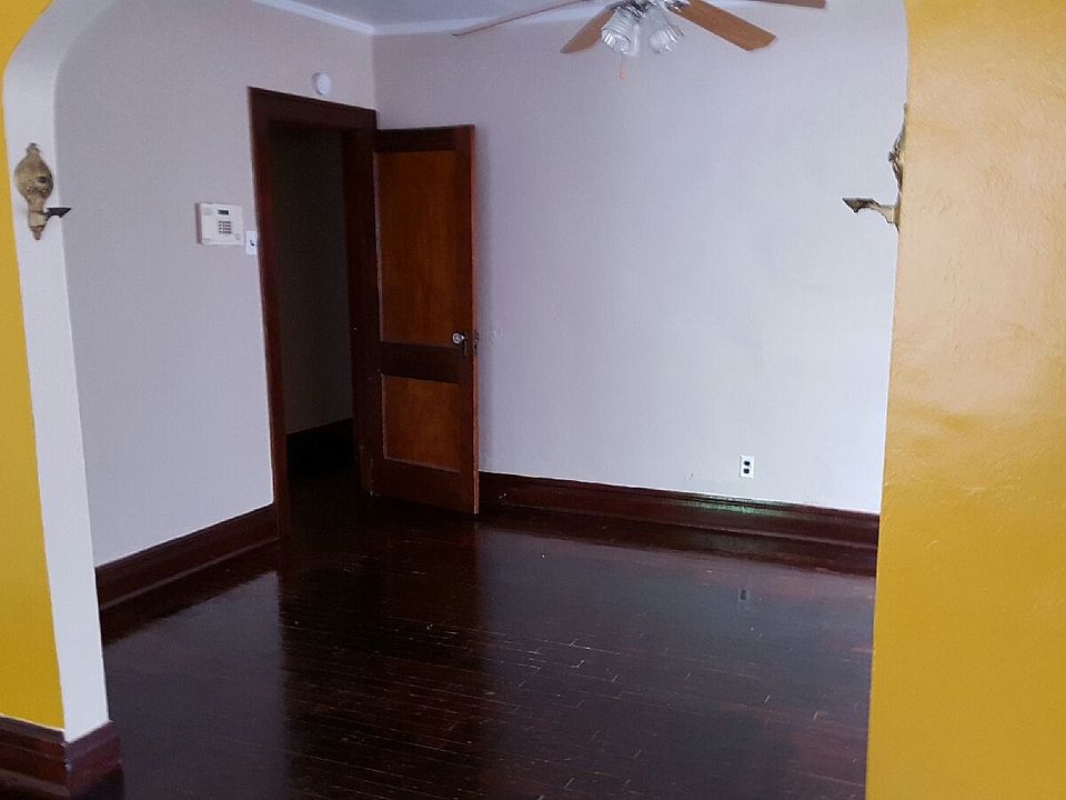 1st image of 5725 Woodland Ave #A