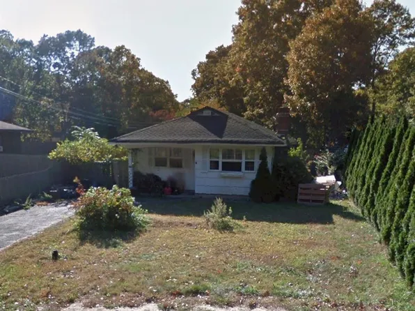 189 Grand Avenue, Shirley, NY 11967