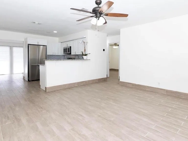 1398 SW 47th Ter — Photo 5