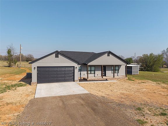 4th image of 101 Hall Ln