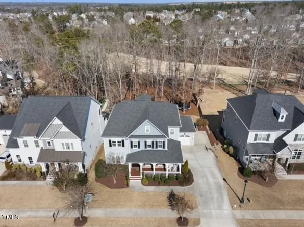 529 Ancient Oaks Dr, Holly Springs, NC 27540