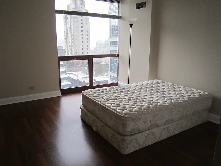 200 N Dearborn St #4002 — Photo 8