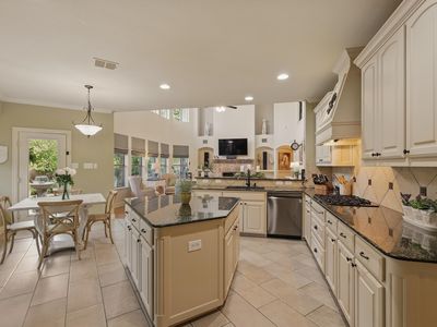3002 Spring Hill Ln, Highland Village, TX, 75077