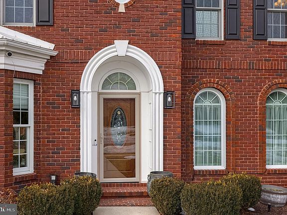 2nd image of 4972 Farmington Rd