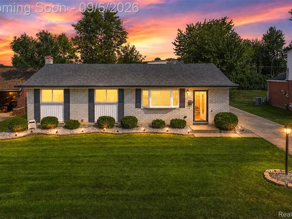 29204 Alvin St, Garden City, MI 48135