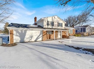 6580 Livernois Rd, Troy, MI 48098