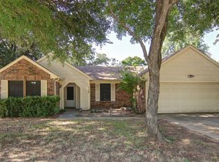112 Cinnamon Ln, Euless, TX 76039