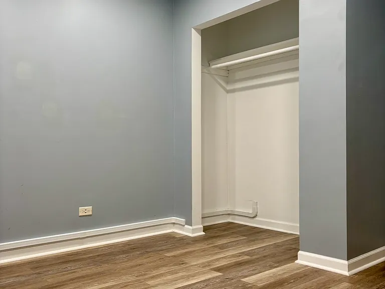 13761 S Archer Ave — Photo 7