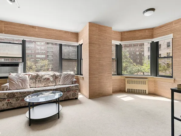 430 East 56th Street image 2 of 9