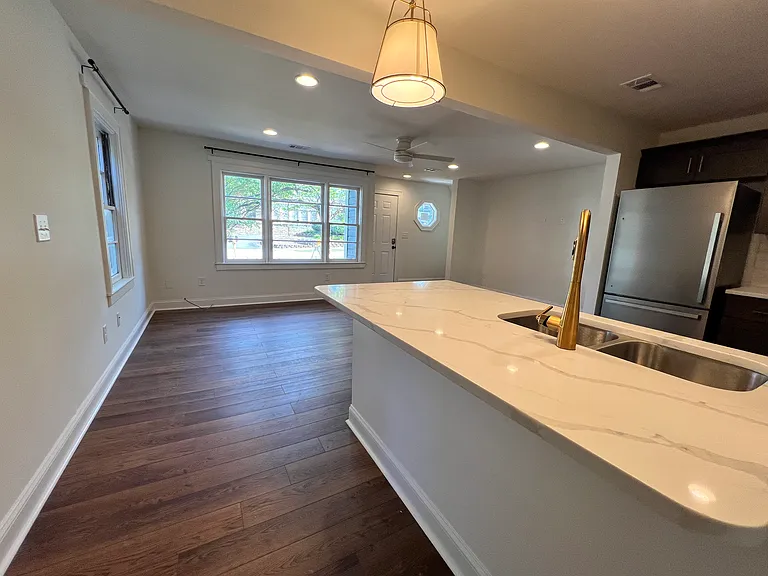 375 N Church St — Photo 5