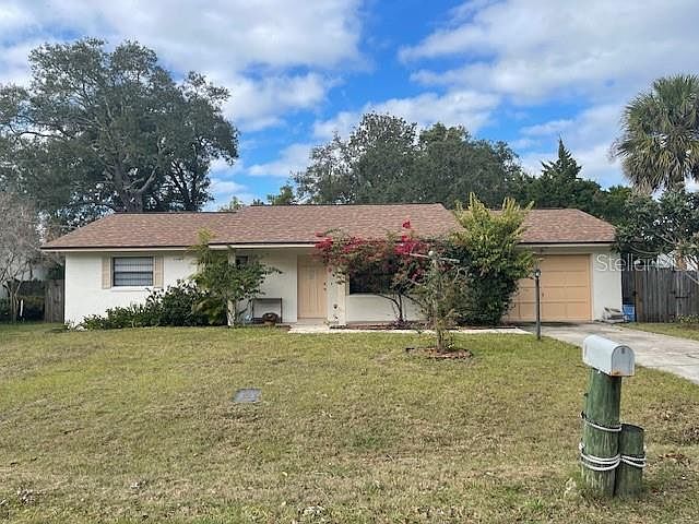1st image of 7 Ferris Ln