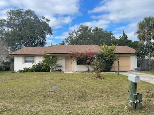 7 Ferris Ln, Palm Coast, FL 32137