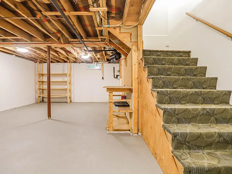 108 South St — Photo 39