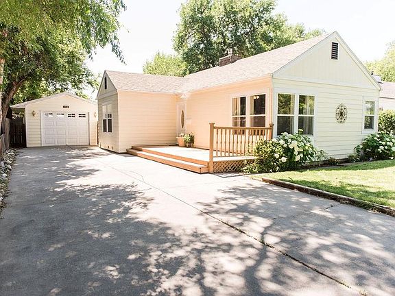 3rd image of 1318 Custer Ave