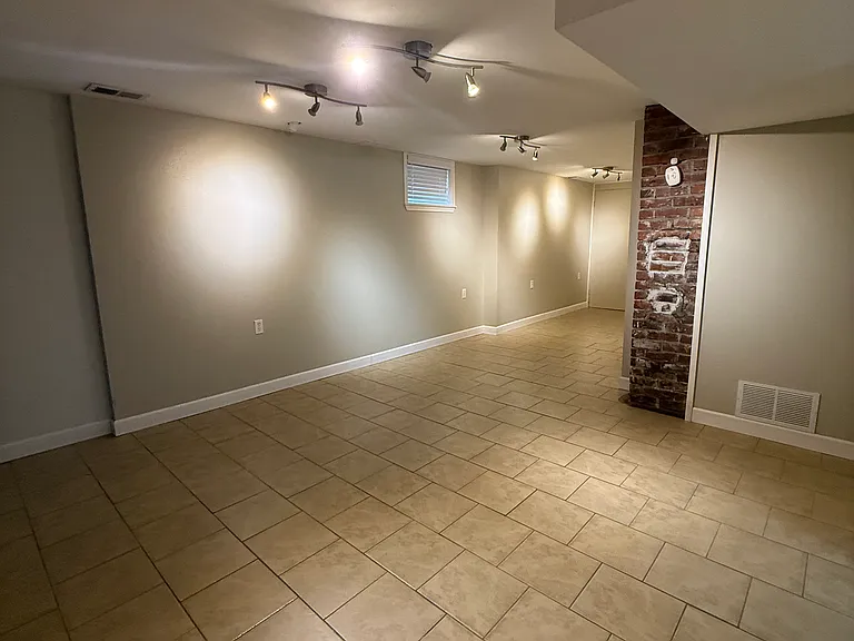 923 S 21st Ave — Photo 37