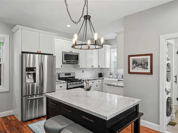 53 Olney St, Providence, RI 02906