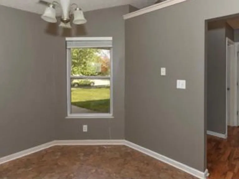 5645 Bingham Dr — Photo 16