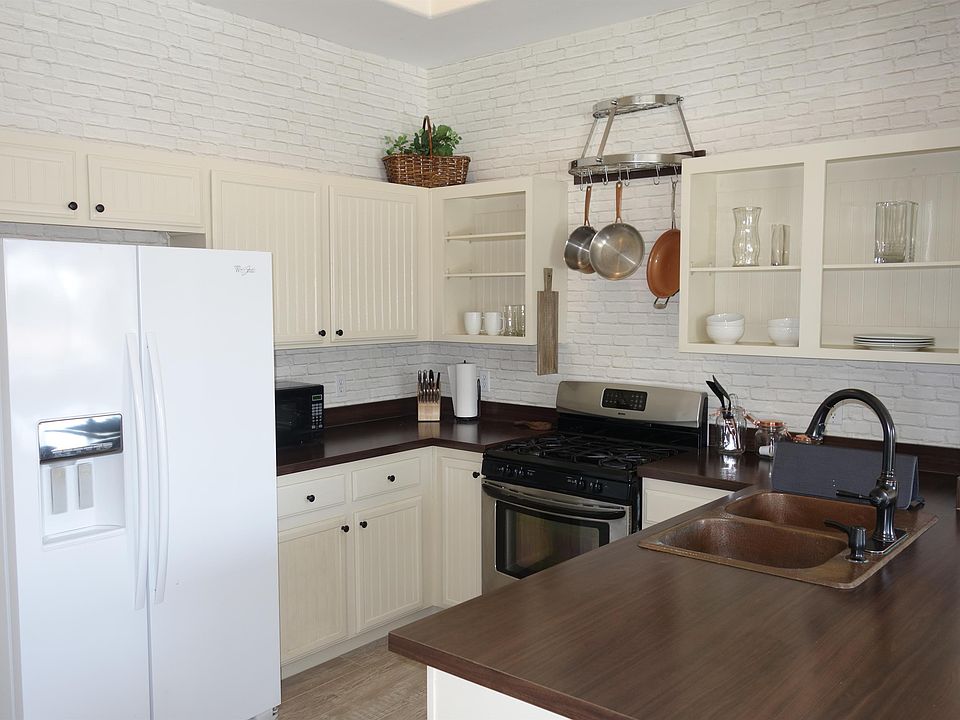 1st image of 2305 W Horizon Ridge Pkwy #1323-1