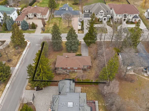 17 Denham Dr, Richmond Hill, ON L4C 6H6