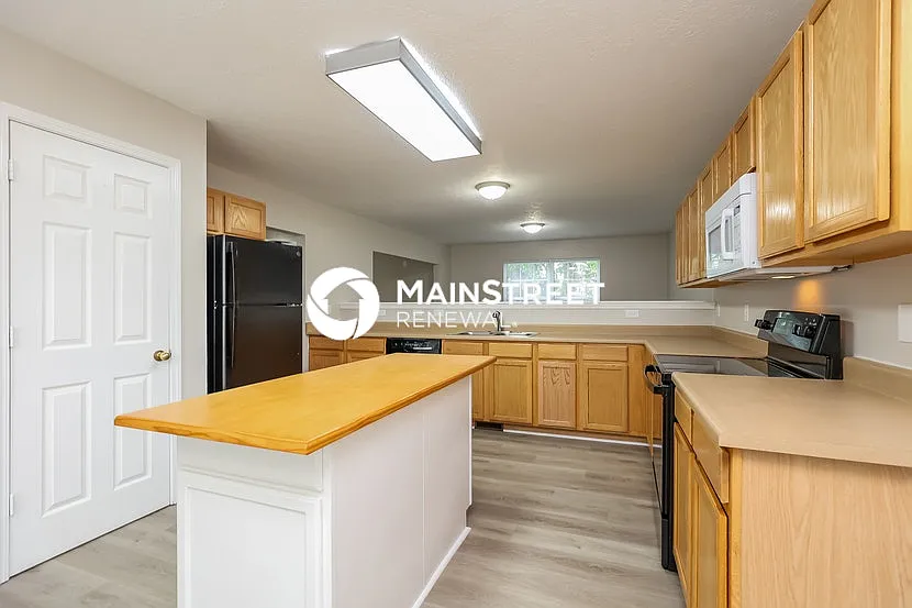 421 Scotts Creek Trl — Photo 2