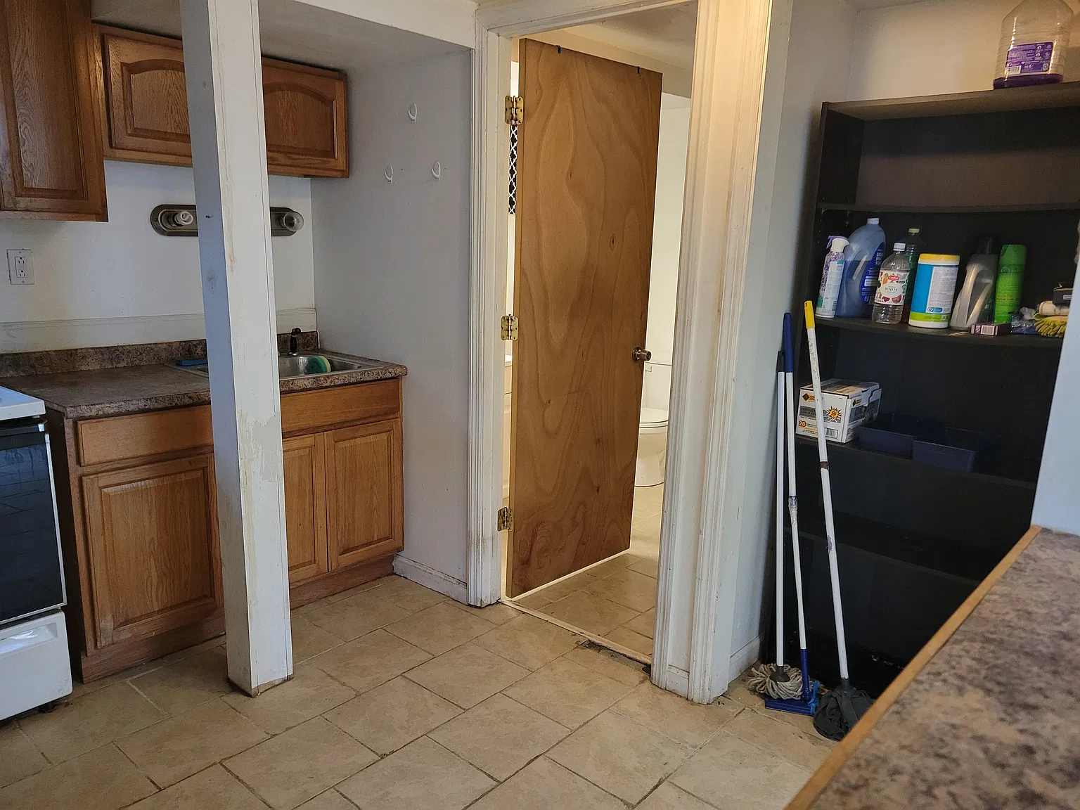 2 bed, 900 sqft, $1,200 — Photo 3