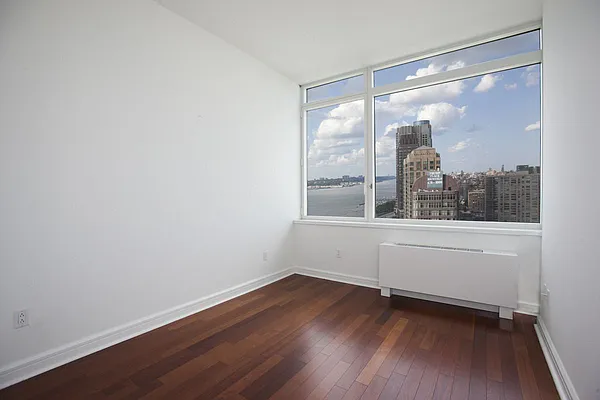 Sold by Nest Seekers International | media 18
