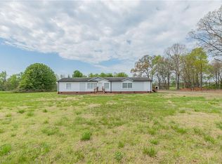 1520 Burgess Rd, Hamptonville, NC 27020