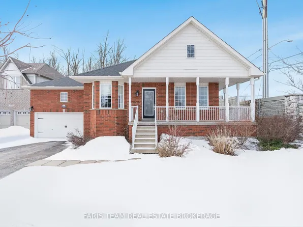 2 Thrushwood Dr, Barrie, ON L4N 0Z1