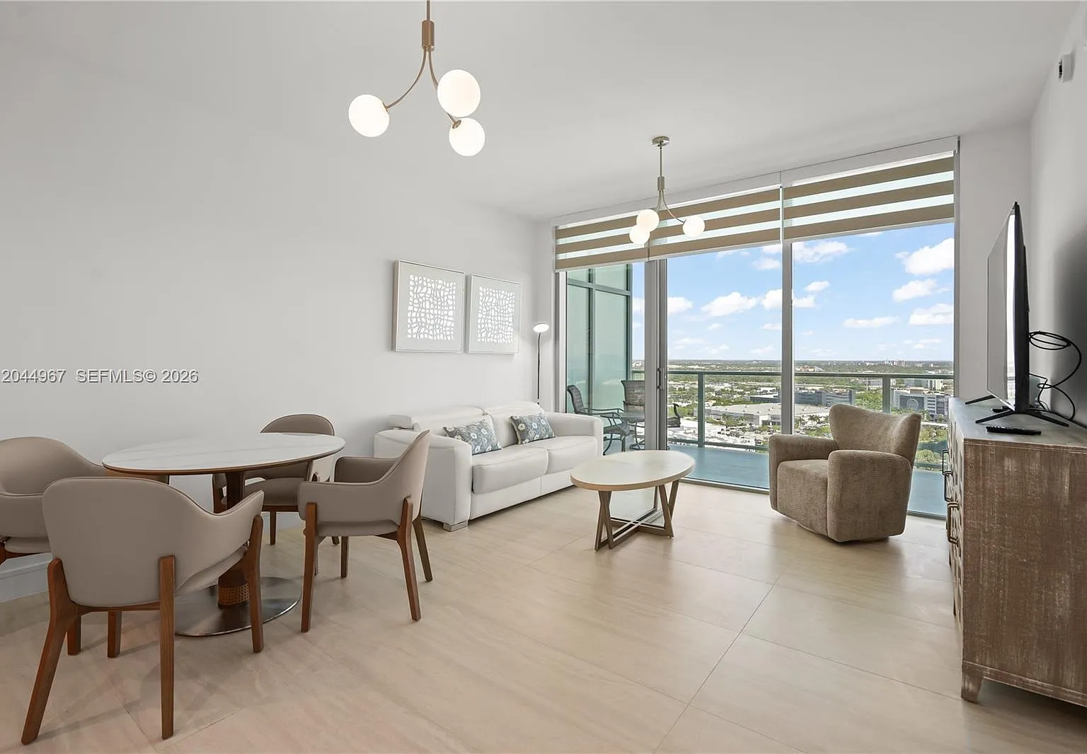 1 bed, 1.5 bath, 962 sqft, $6,000 — Photo 3