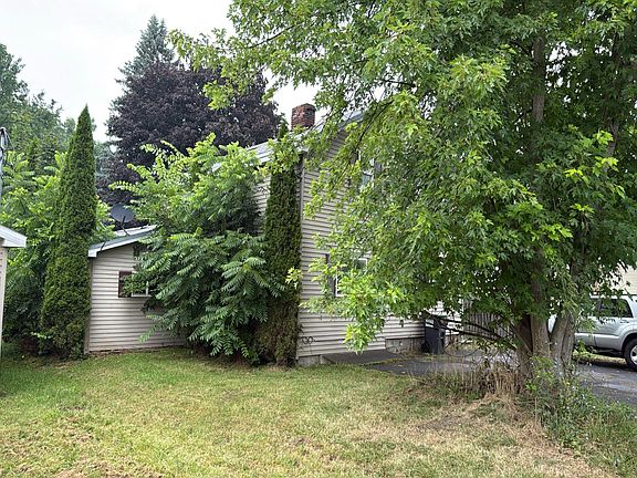 3rd image of 157 Macarthur Ave