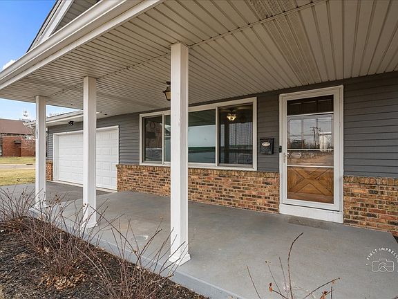 3rd image of 103 Main St