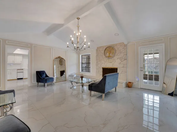 950 Shady Cove Pl, Desoto, TX 75115