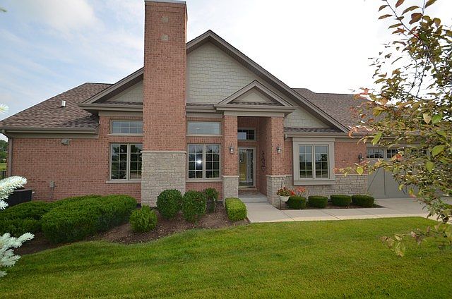 1st image of 20400 Mackinac Pointe Dr #20400