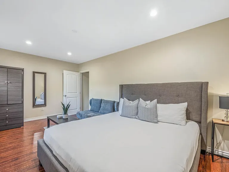 5659 Corbin Ave — Photo 41