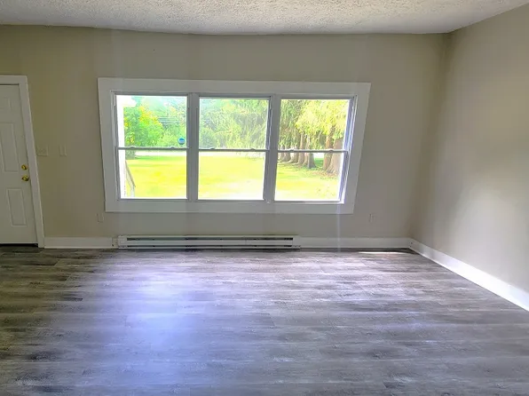 107 Old Dairy Ln APT 101, Pocono Pines, PA 18350
