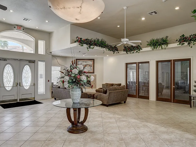 Aspen Peak Condominiums — Photo 2