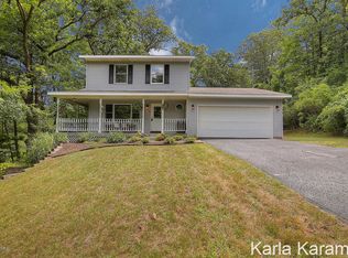 8959 Vergennes St SE, Ada, MI 49301