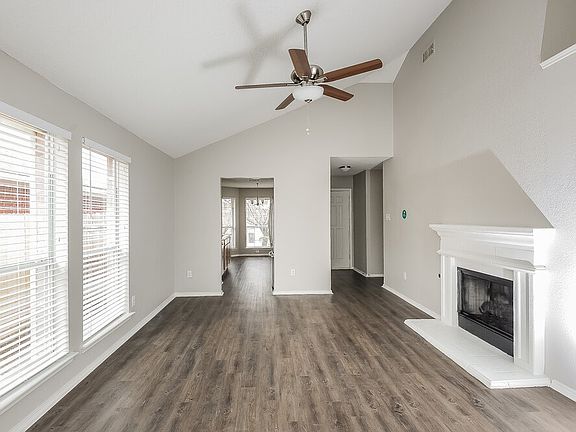 3rd image of 10233 Tustin Ter