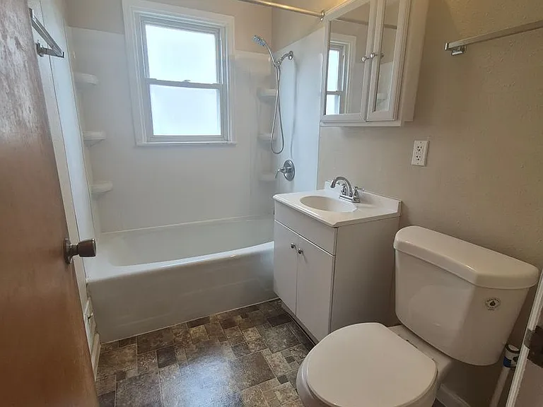 2623 Springmont Ave — Photo 13