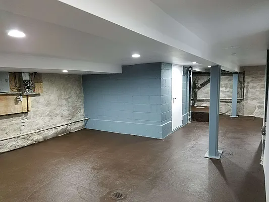 Rented by MCR Realty | media 24