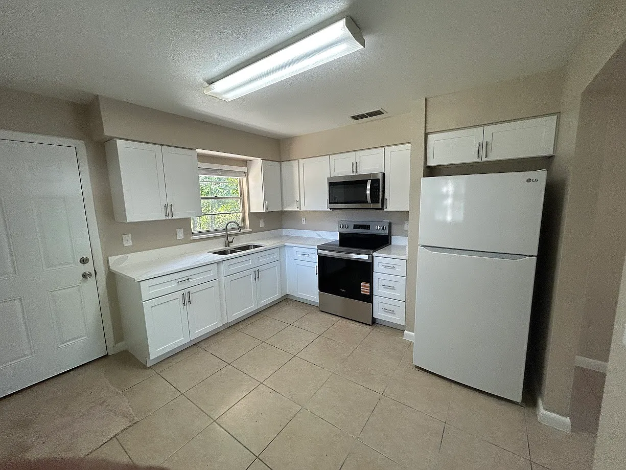 2 bed, 840 sqft, $1,450 — Photo 3