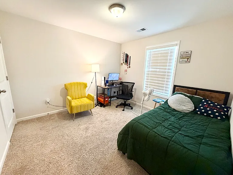 323 Alameda Ln — Photo 16