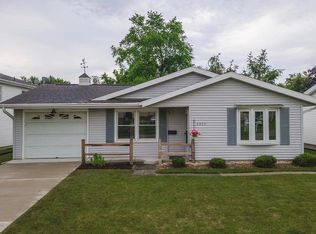 2405 Rainbow Ave, Bloomington, IL 61704