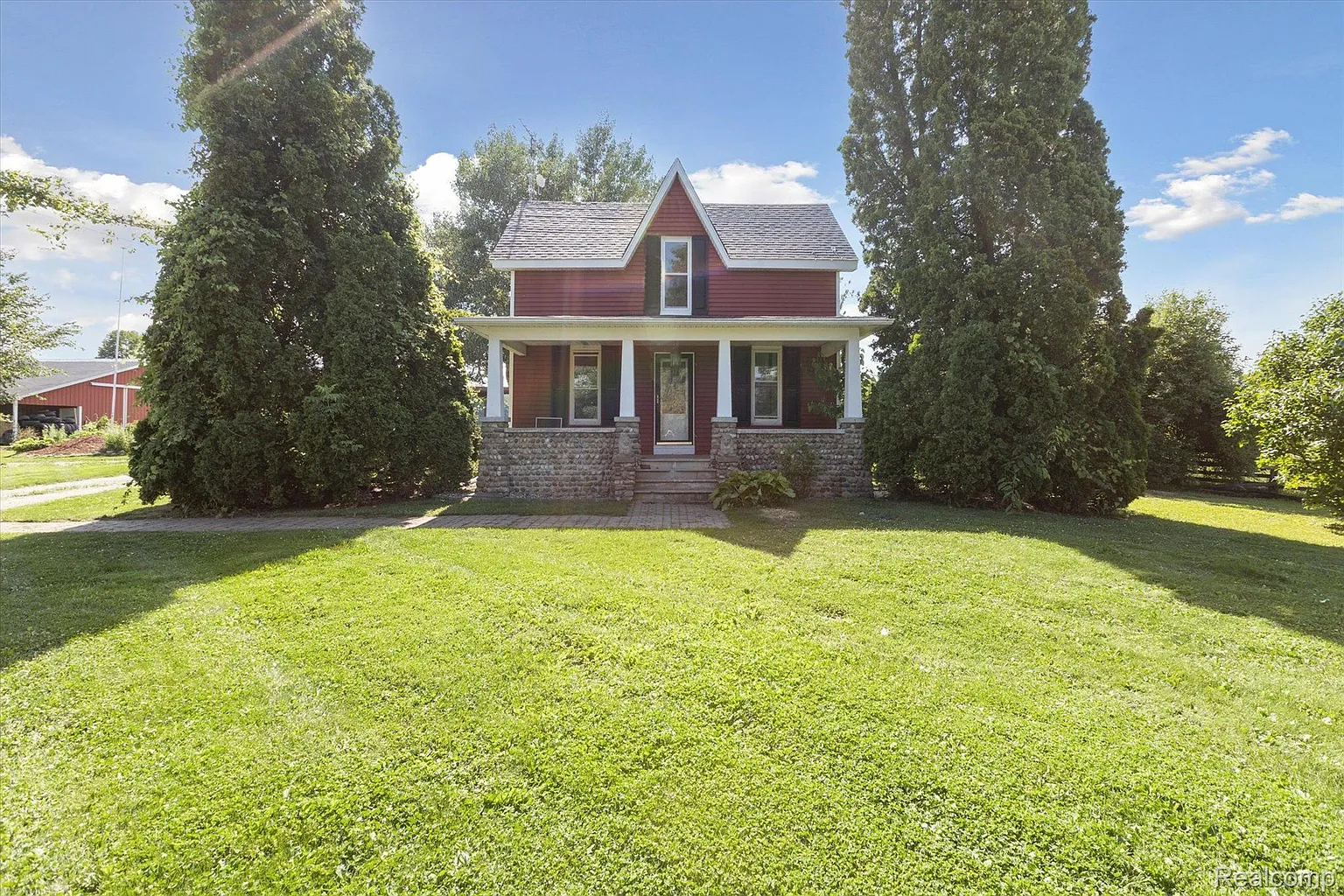 5657 N Lake Rd photo 1