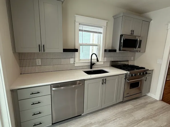 211 E Jefferson St, Stoughton, WI 53589